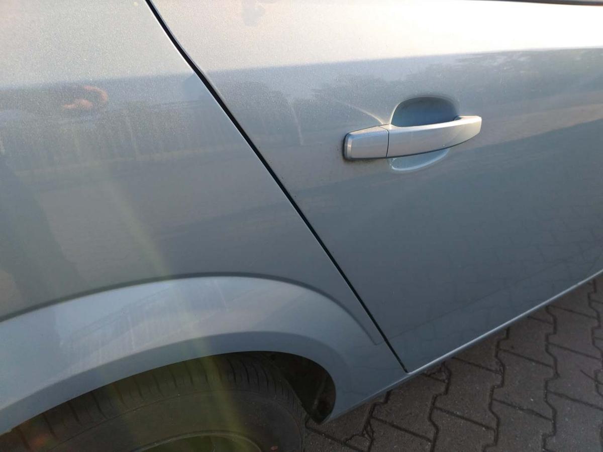 Opel Astra H original Tür hinten rechts Eisbergblau Z21Y Kombi Rohbau Bj.2009